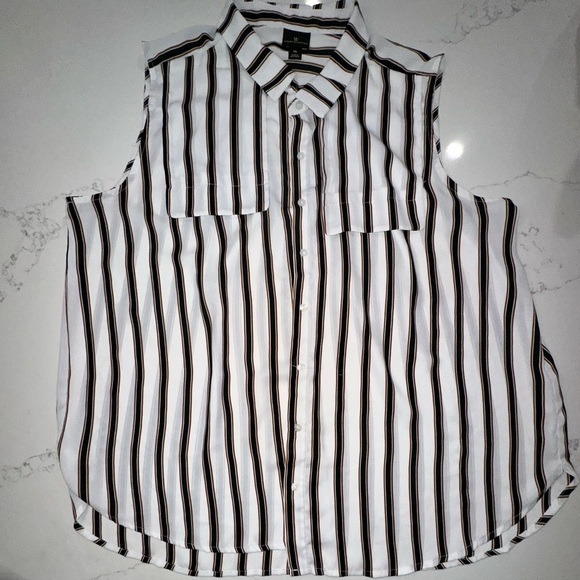 Sheer stripped button down collard tank - Picture 6 of 11